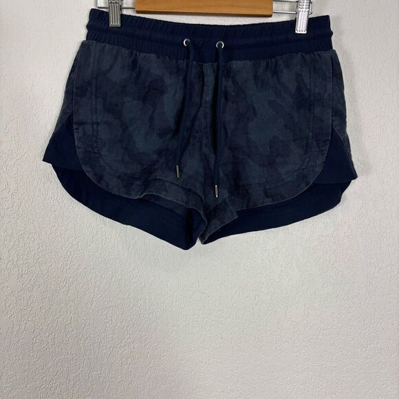 Athleta Blue Camo 100% Linen Pull On Shorts - Picture 1 of 4